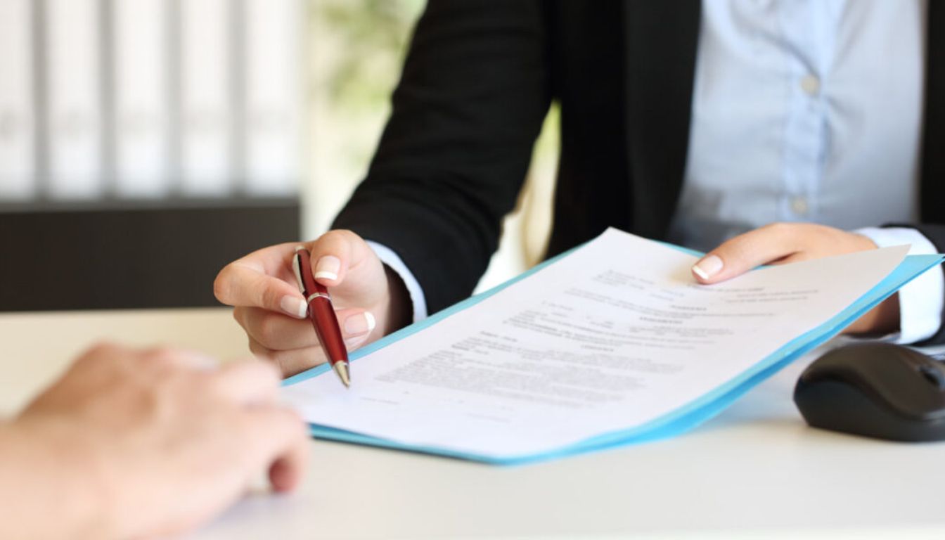 Leur contrat de travail a pris fin il y a des années : des fonctionnaires continuent pourtant à percevoir leur salaire